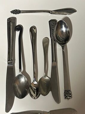 Stainless Steel Silver-Color Flatware Set - Multi-Piece Dining Spoons & Knives